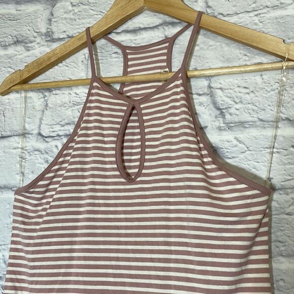 Heart & Hips Striped Keyhole Tank Size Medium - Picture 2 of 8
